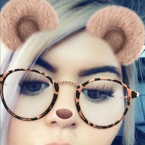 Meet your Posher, Lily